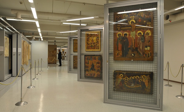 Эрмитаж получил от ФСБ 37 конфискованных икон XVIII - XX веков
