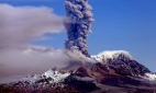 Вулкан Жупановский на Камчатке третий раз за неделю выбросил пепел на 8 км