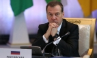 Российские контрсанкции коснутся сотен физлиц на Украине, заявил Медведев