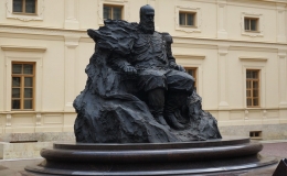  Памятник императору Александру III